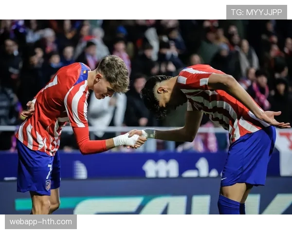 亨克中场强势复苏，助球队逆转取胜