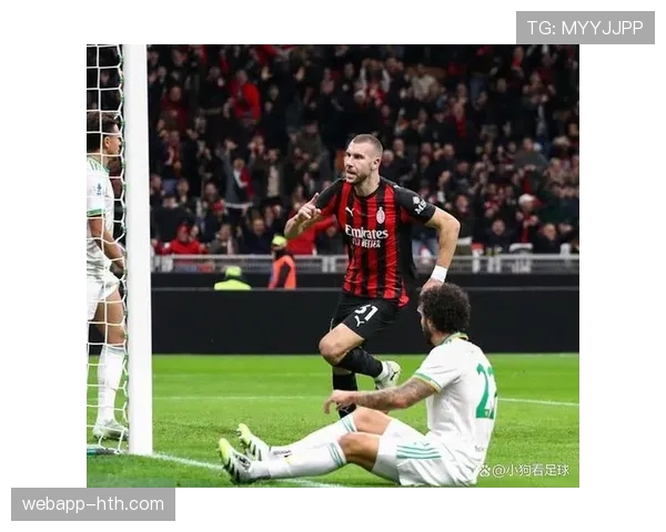 阿尔瓦雷斯与迪巴拉技术特点对比:盘带、跑位与终结方式谁更适配现代前锋角色 阿尔瓦雷斯与迪巴拉技术特点对比:盘带、跑位与终结方式谁更适配现代前锋角色