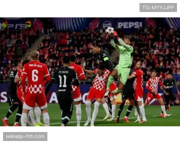 萨拉赫 vs 姆巴佩:速度型边锋的终结效率与战术适配差异 萨拉赫 vs 姆巴佩:速度型边锋的终结效率与战术适配差异