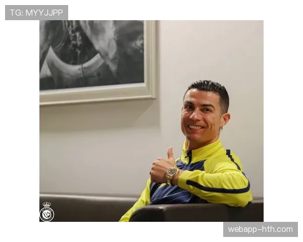 C罗家冰箱里塞满蛋白粉，连矿泉水都要算卡路里